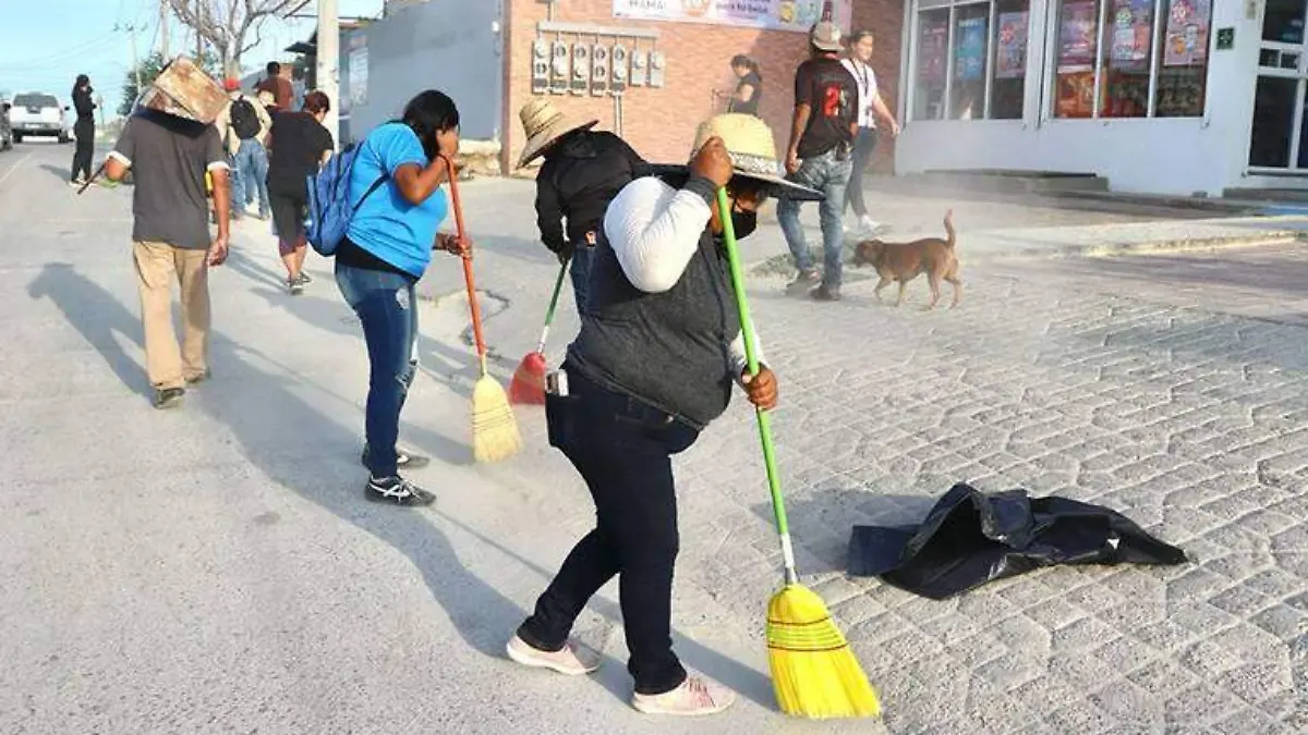 Realizan jornada de limpieza en Hojazen